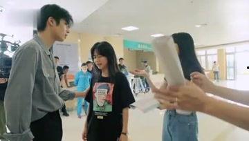 娱乐吃瓜小助理,吃瓜小助理带你探秘明星幕后故事  第1张